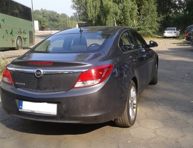opel insignia 1.8 140 km tył